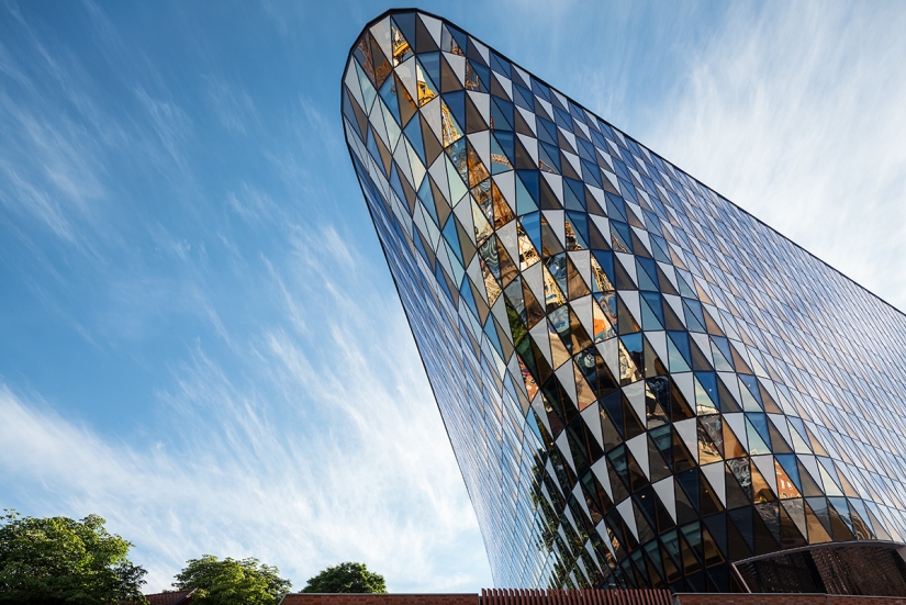 Buildings with a slope Buildings with a slope