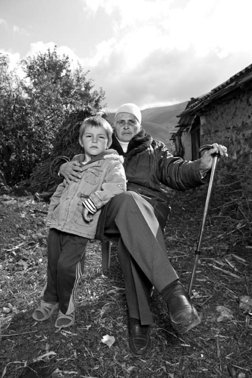 Burnesha: Mujeres-Hombres de Albania Burnesha: Mujeres-Hombres de Albania