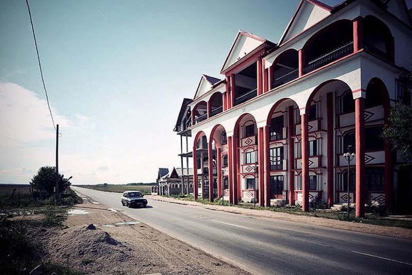 Buzescu is the capital of Gypsy millionaires Buzescu is the capital of Gypsy millionaires