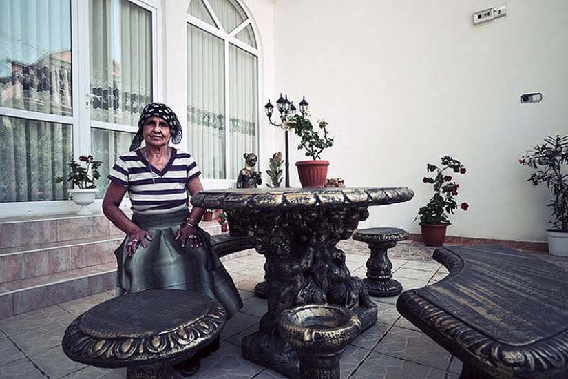 Buzescu is the capital of Gypsy millionaires Buzescu is the capital of Gypsy millionaires