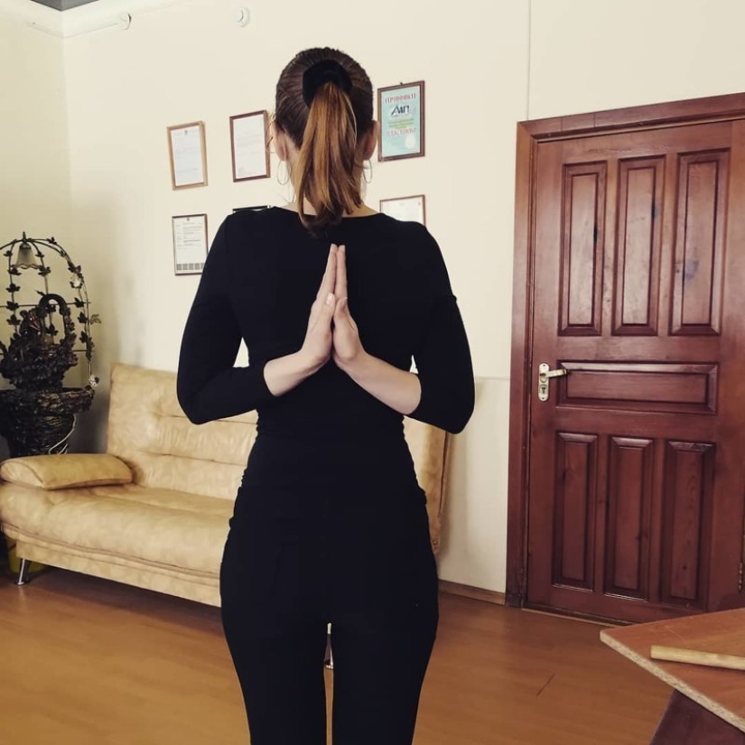 "Call an exorcist!": 17 photos are incredibly flexible girls that are a little scary "Call an exorcist!": 17 photos are incredibly flexible girls that are a little scary