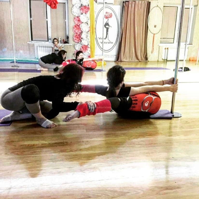 "Call an exorcist!": 17 photos are incredibly flexible girls that are a little scary "Call an exorcist!": 17 photos are incredibly flexible girls that are a little scary