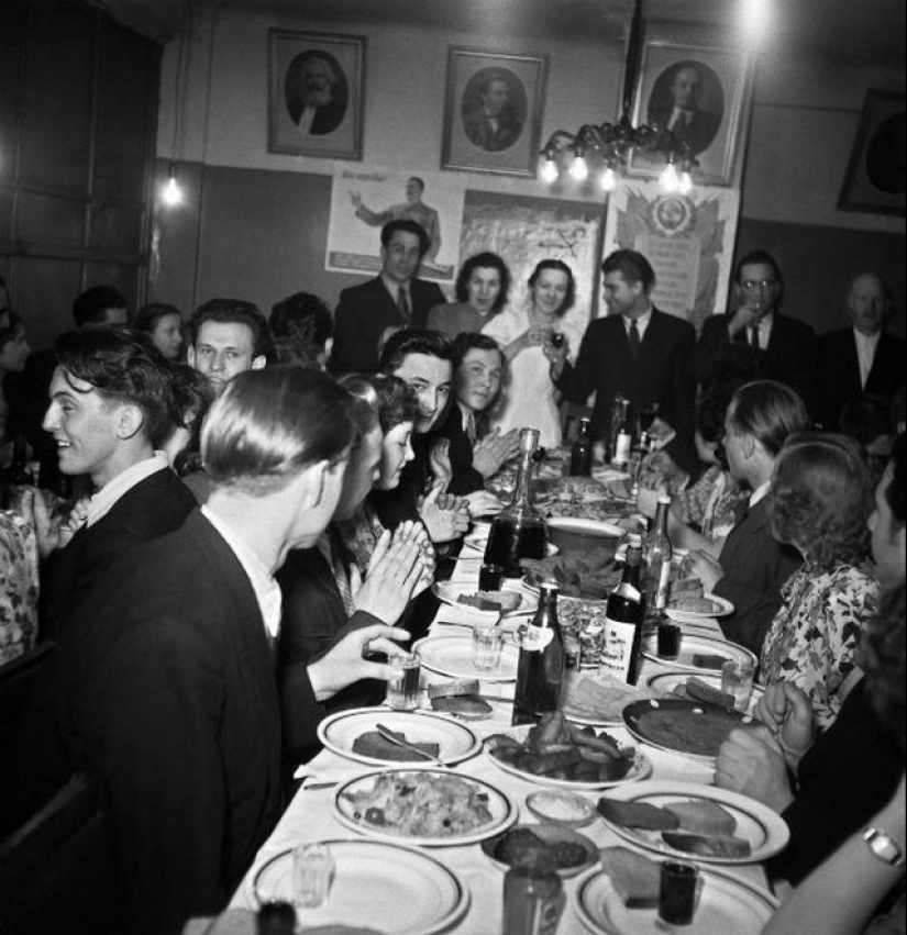 Características de una celebración de boda de estilo soviético Características de una celebración de boda de estilo soviético
