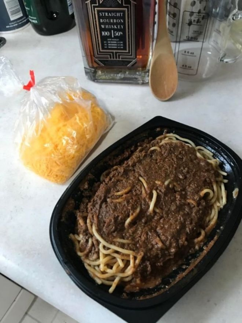 Carbon 25 photos from the series "When cooking's not yours!"