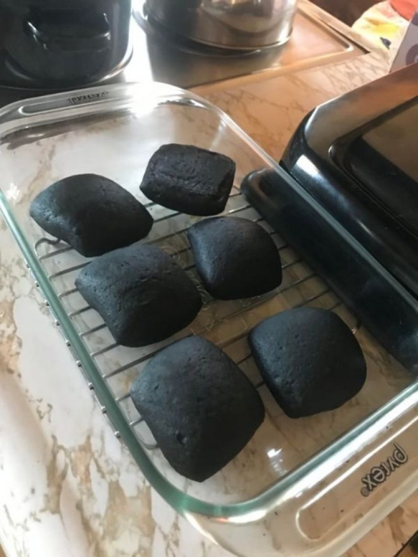 Carbon 25 photos from the series "When cooking's not yours!"