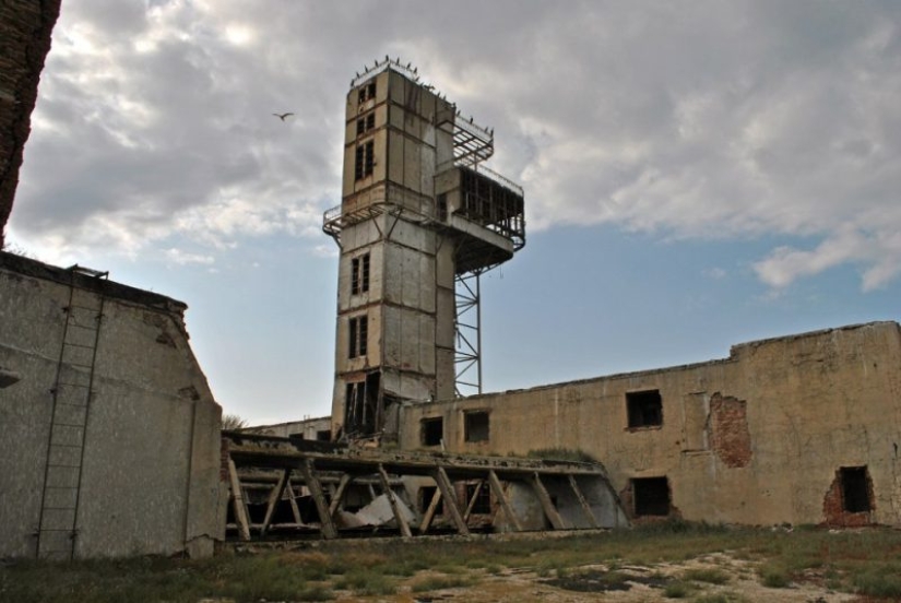 Caspian Fort Boyar - the place where Victory was forged, and now the wind blows