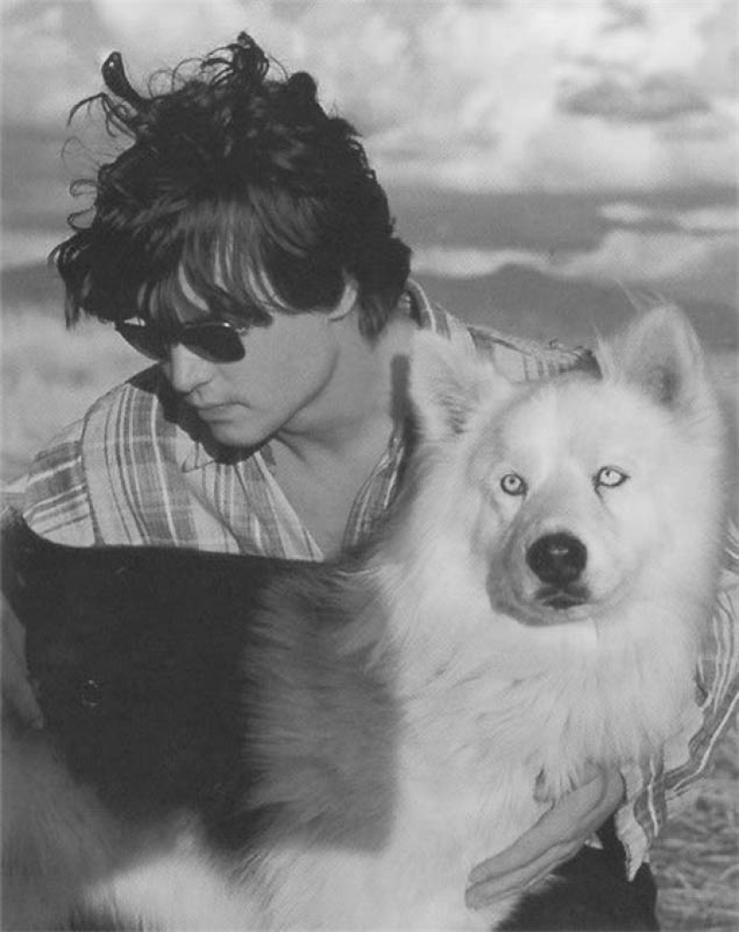 Celebrities with their four-legged pets Celebrities with their four-legged pets