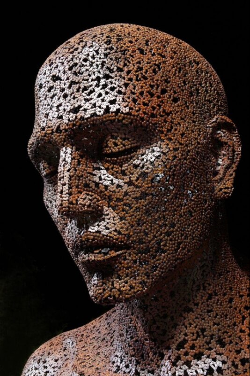 Chained: Korean creates avant-garde sculptures velocity Chained: Korean creates avant-garde sculptures velocity