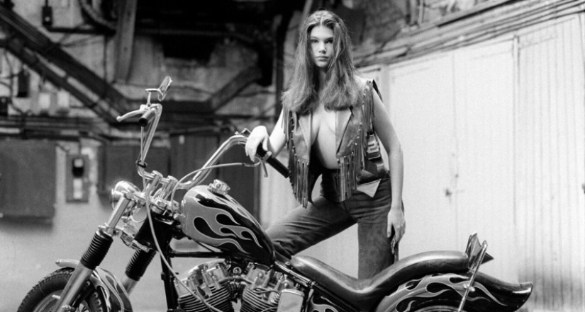 Characters and destinies in Richard Ozhar's photographs