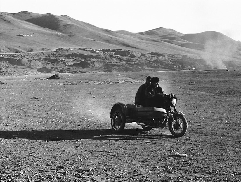 Characters and destinies in Richard Ozhar's photographs