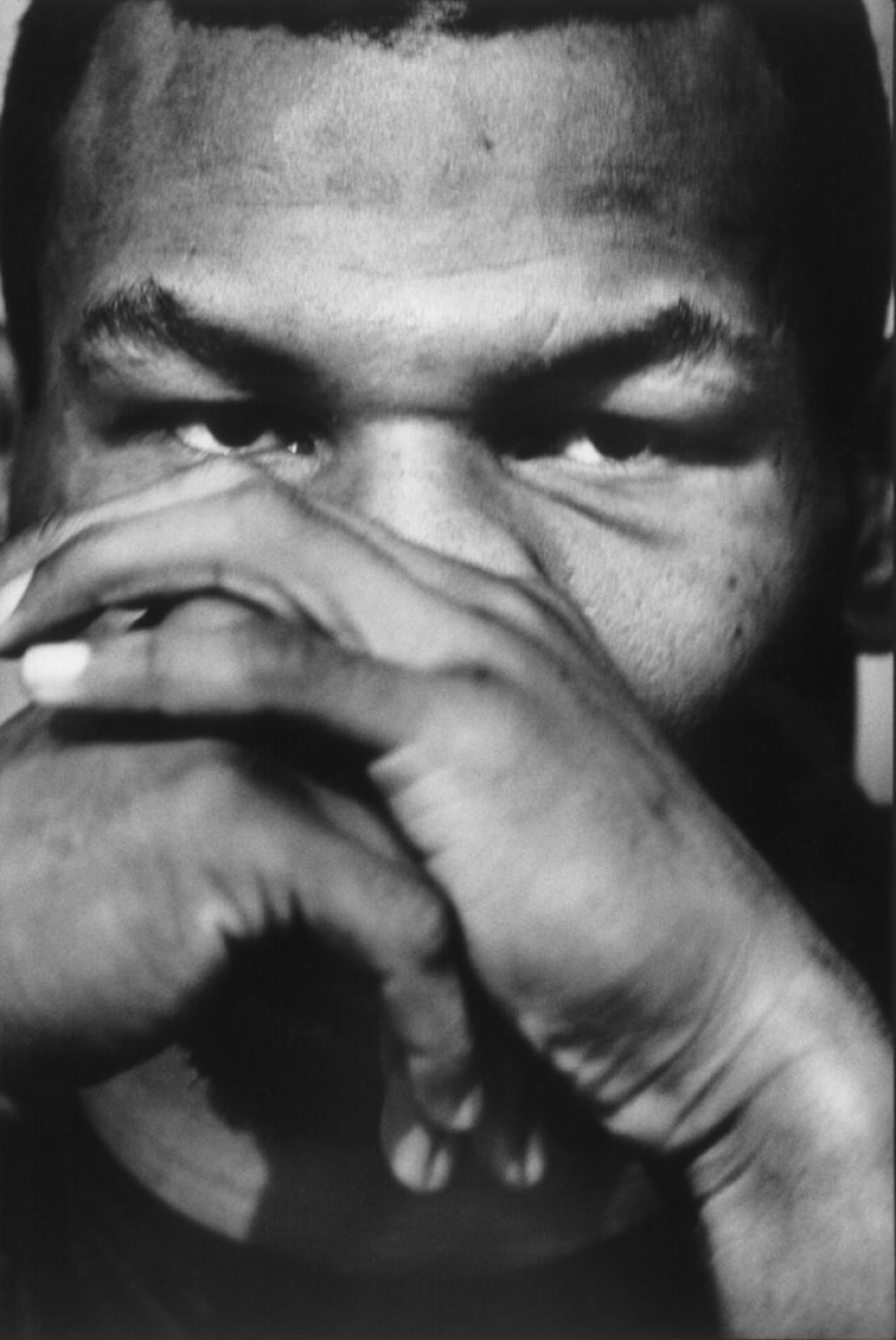 Characters and destinies in Richard Ozhar's photographs