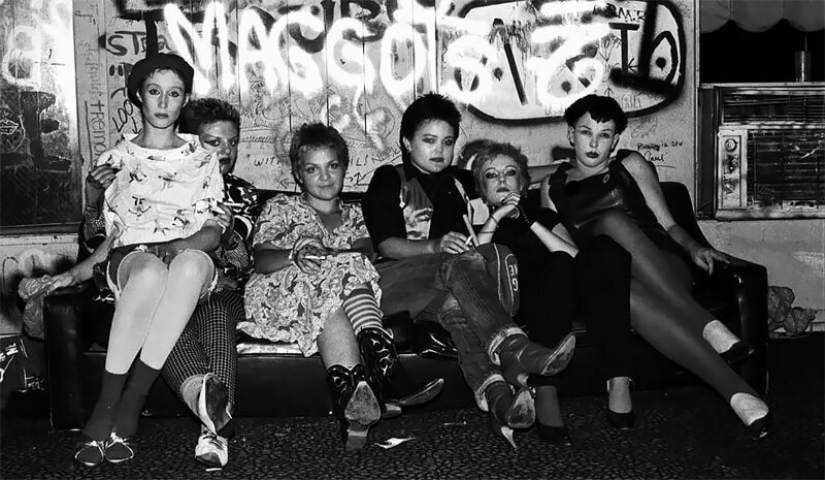 "Chicas atípicas": representantes del movimiento punk de los años 70 a los 90 "Chicas atípicas": representantes del movimiento punk de los años 70 a los 90