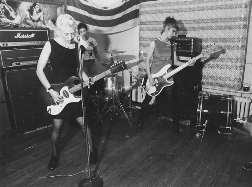 "Chicas atípicas": representantes del movimiento punk de los años 70 a los 90 "Chicas atípicas": representantes del movimiento punk de los años 70 a los 90