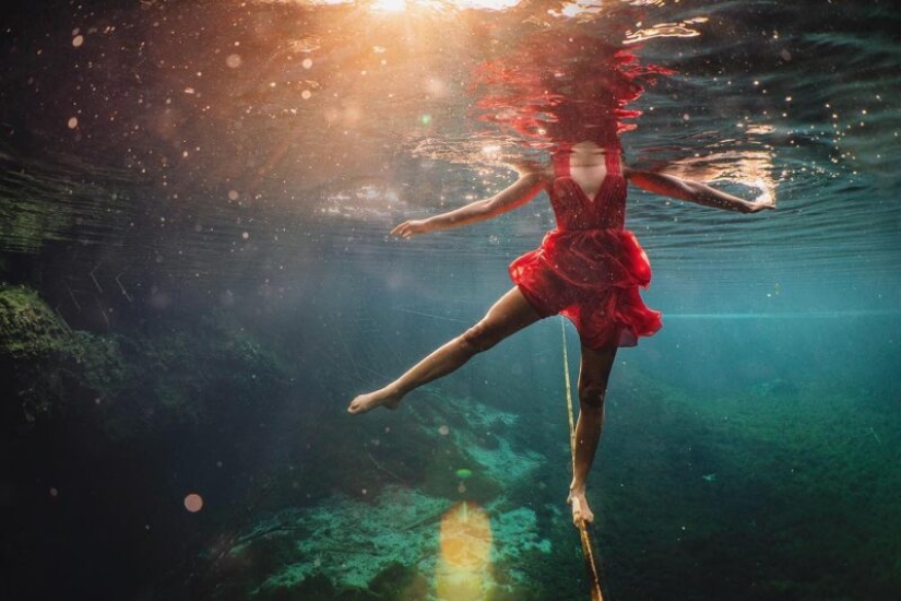Chicas bajo el agua en impresionantes fotos de freediver fotógrafo Lexi Line Chicas bajo el agua en impresionantes fotos de freediver fotógrafo Lexi Line
