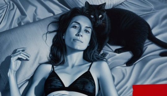 Chicas, verano y armas: pinturas realistas sobre madera de Andrew Valko Chicas, verano y armas: pinturas realistas sobre madera de Andrew Valko