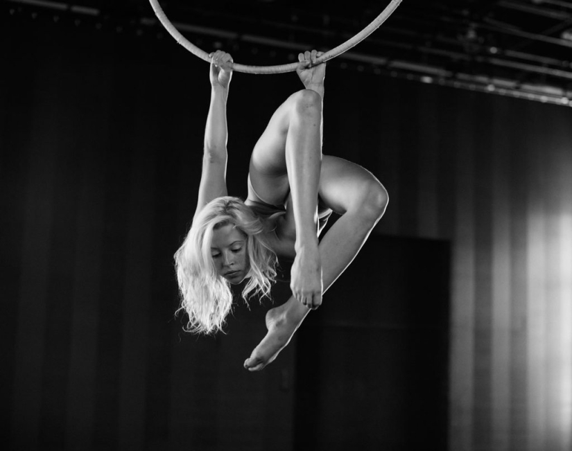 Circus performers photographed by Bertil Nilsson Circus performers photographed by Bertil Nilsson