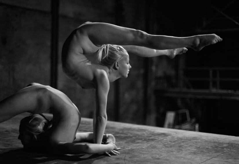 Circus performers photographed by Bertil Nilsson Circus performers photographed by Bertil Nilsson