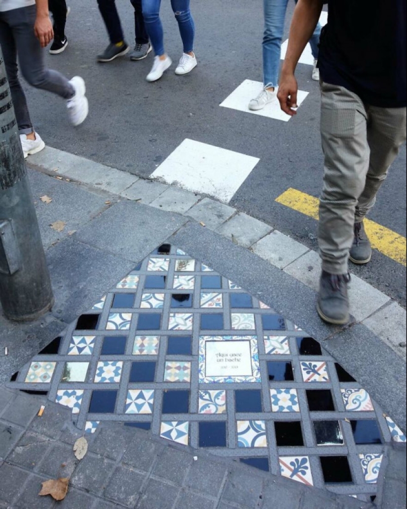 Cirujano vial de Lyon: Artista callejero remienda baches con mosaicos Cirujano vial de Lyon: Artista callejero remienda baches con mosaicos