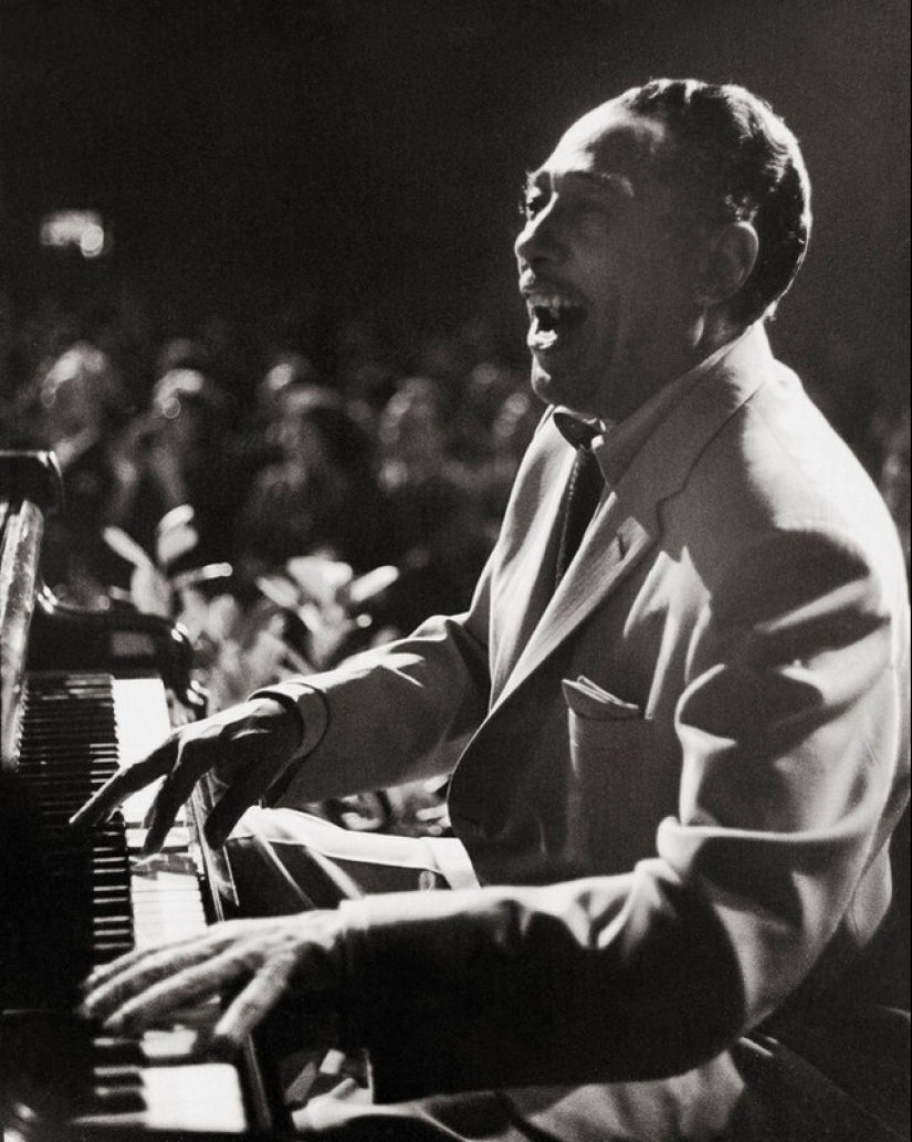 City, Café and People: Franz Hubmann and His Epochal Photographs