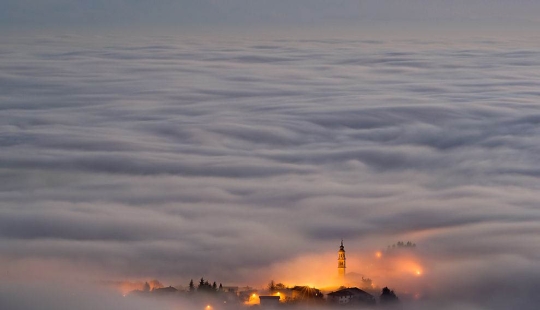 Ciudades envueltas en niebla Ciudades envueltas en niebla
