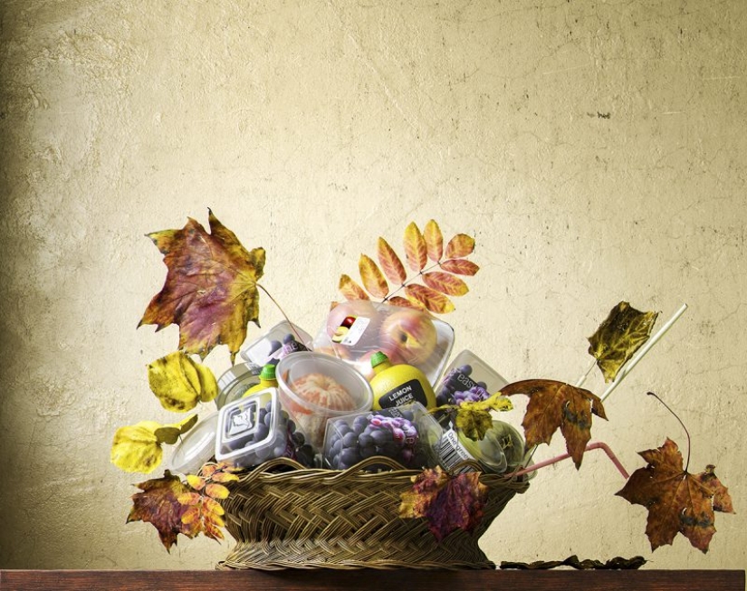 Classic plastic: famous paintings items in plastic packaging Classic plastic: famous paintings items in plastic packaging