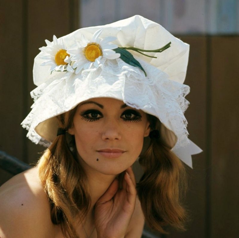 Claudine Auger: "Miss France" and one of the best James Bond girls Claudine Auger: "Miss France" and one of the best James Bond girls