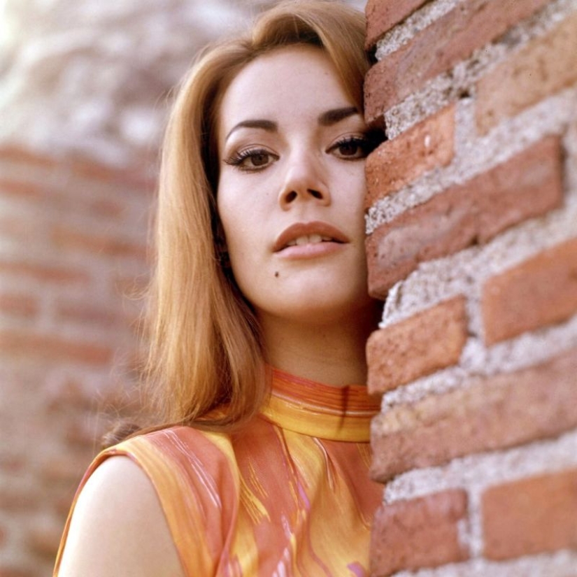 Claudine Auger: "Miss France" and one of the best James Bond girls Claudine Auger: "Miss France" and one of the best James Bond girls