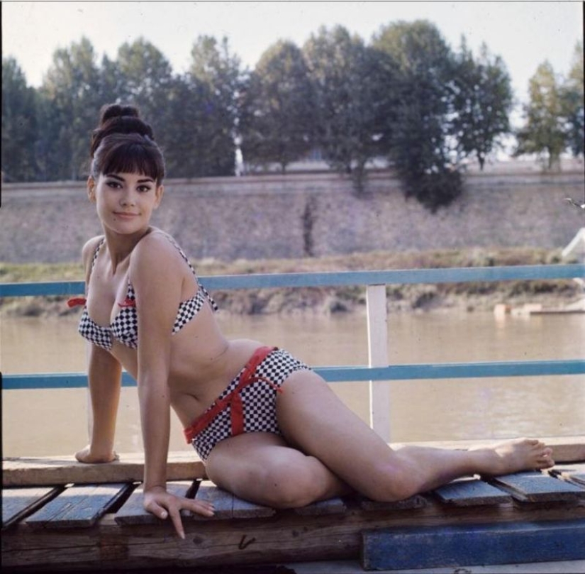 Claudine Auger: "Miss France" and one of the best James Bond girls Claudine Auger: "Miss France" and one of the best James Bond girls
