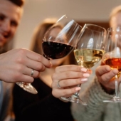 Cómo apareció la costumbre de los vidrios tintineantes