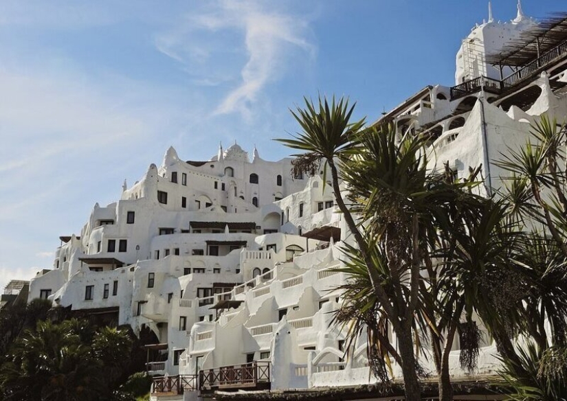 ¿Cómo funciona el hotel-la escultura, que fue construido 36 años