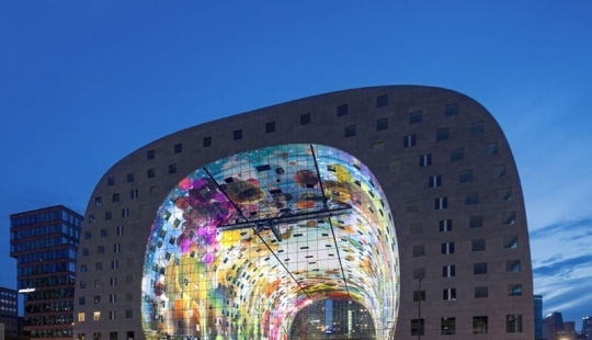 ¿Cómo funciona el mural digital en el increíble edificio futurista mercado de Rotterdam