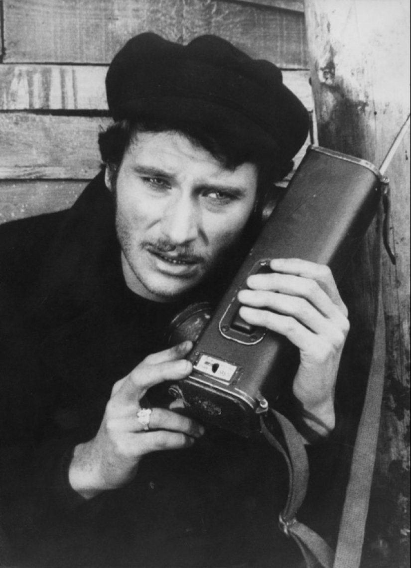 Cómo la gente esperaba los teléfonos móviles: 18 fotos del pasado