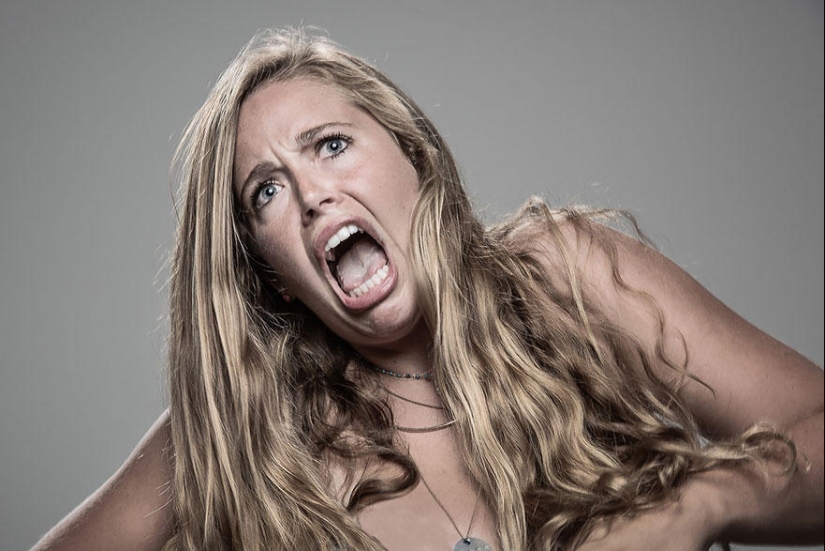 Cómo reaccionan las personas a ser golpeadas con una pistola paralizante Cómo reaccionan las personas a ser golpeadas con una pistola paralizante