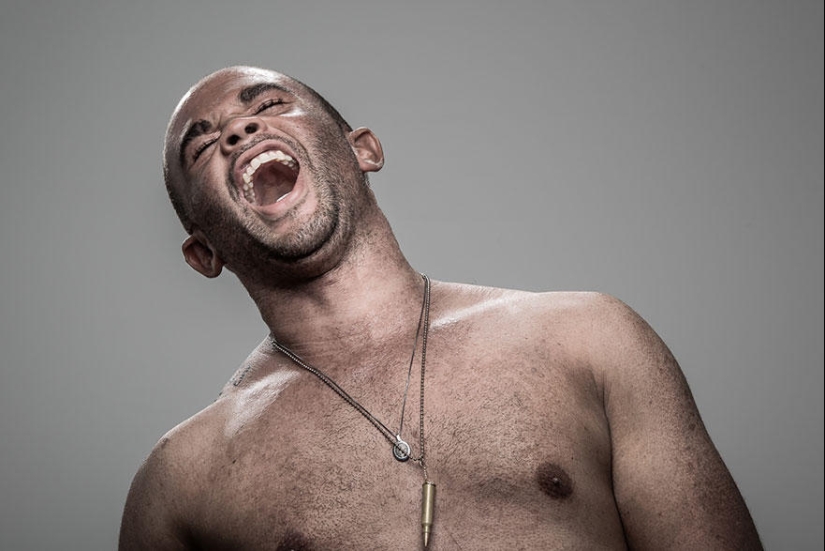 Cómo reaccionan las personas a ser golpeadas con una pistola paralizante Cómo reaccionan las personas a ser golpeadas con una pistola paralizante