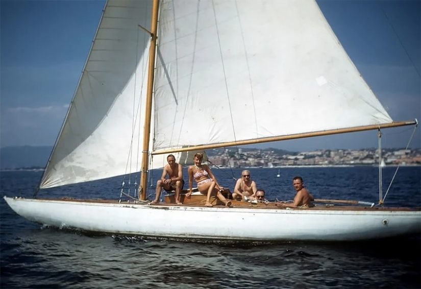 Cómo relajarse en la playa de Cannes — increíbles fotos en color de 1948 Cómo relajarse en la playa de Cannes — increíbles fotos en color de 1948