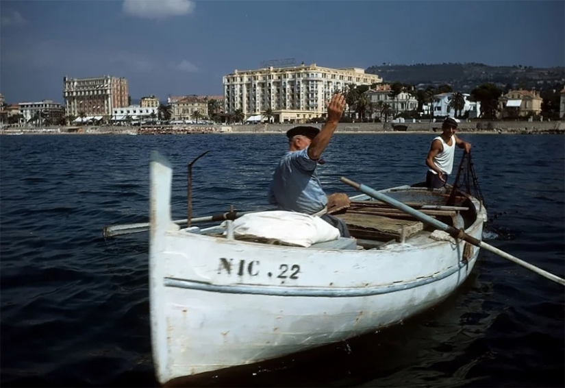 Cómo relajarse en la playa de Cannes — increíbles fotos en color de 1948 Cómo relajarse en la playa de Cannes — increíbles fotos en color de 1948