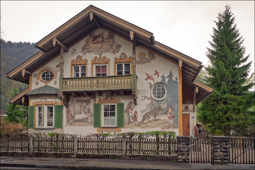 Cómo se ve un pueblo alpino pintado
