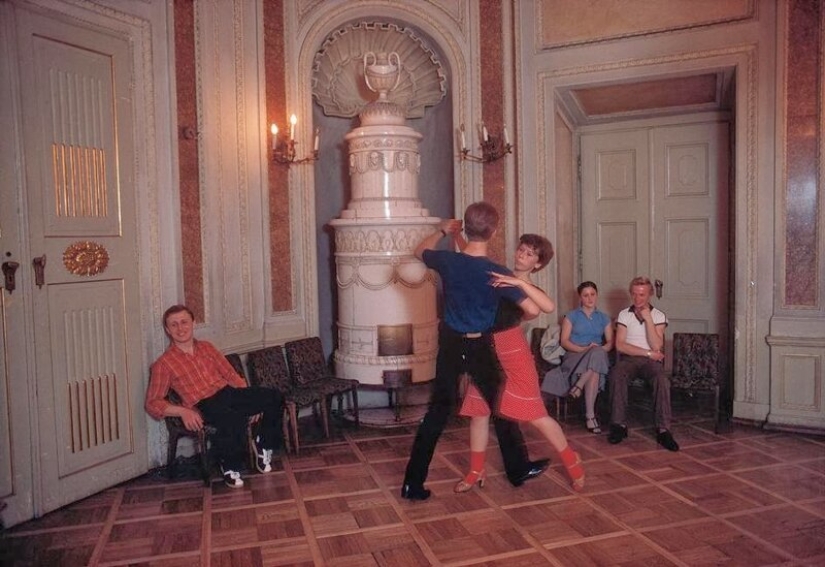 Color photographs of life in Poland in the early 1980s Color photographs of life in Poland in the early 1980s