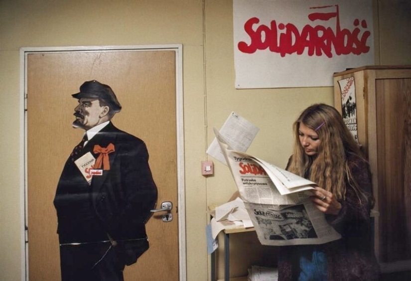 Color photographs of life in Poland in the early 1980s Color photographs of life in Poland in the early 1980s