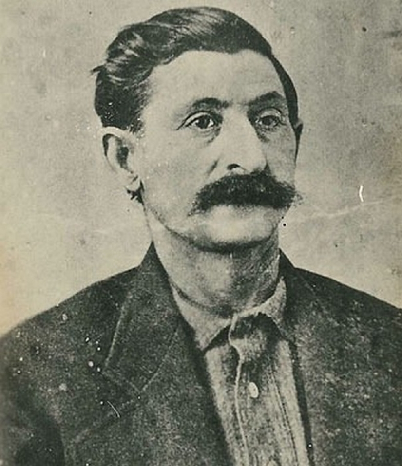 Como el ladrón de George Gran nariz era un par de zapatos y un cenicero Como el ladrón de George Gran nariz era un par de zapatos y un cenicero