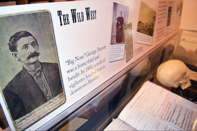 Como el ladrón de George Gran nariz era un par de zapatos y un cenicero Como el ladrón de George Gran nariz era un par de zapatos y un cenicero