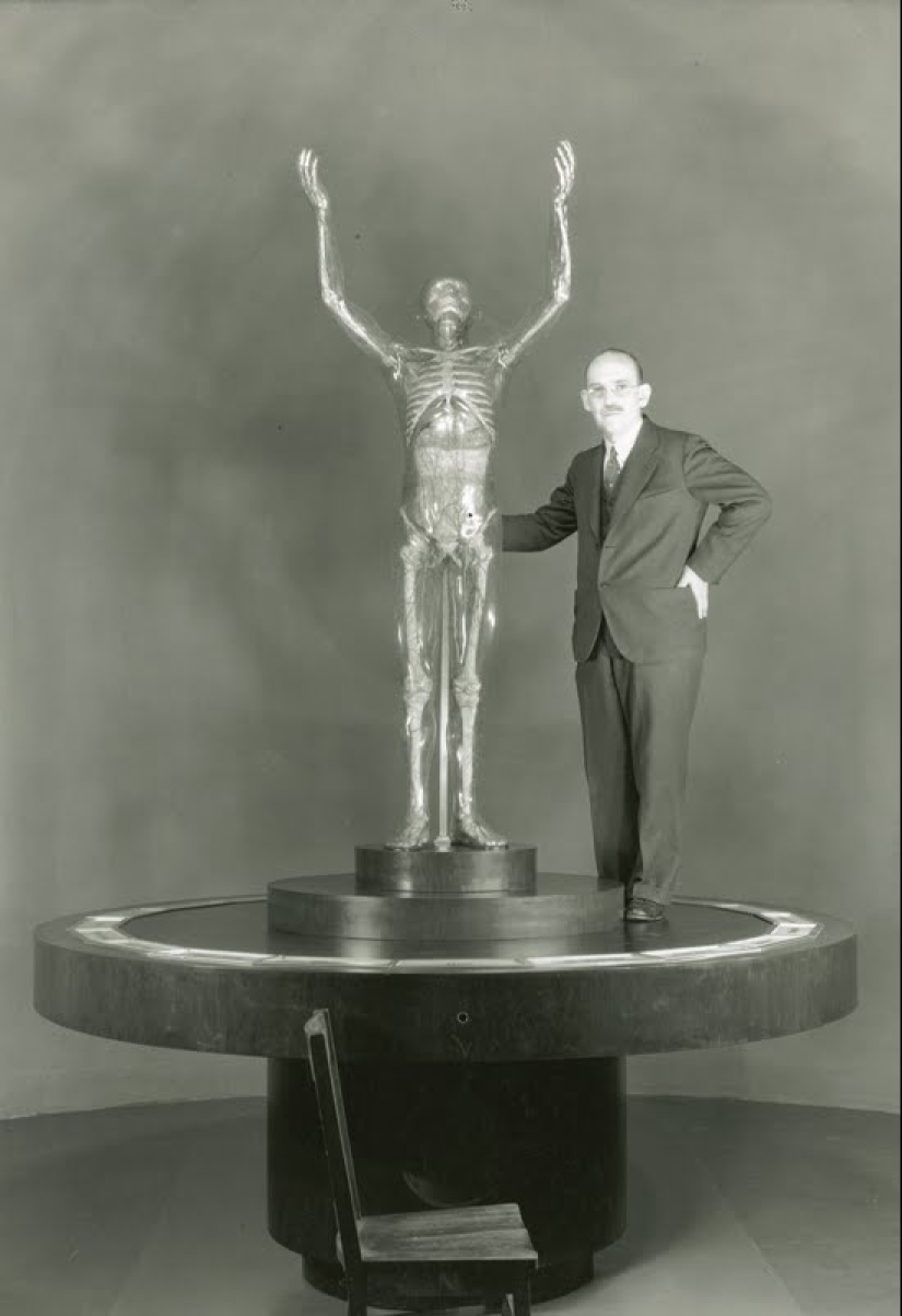 Como en la Alemania Nazi inventó la primera muñeca sexual — Ario de Borghild Como en la Alemania Nazi inventó la primera muñeca sexual — Ario de Borghild