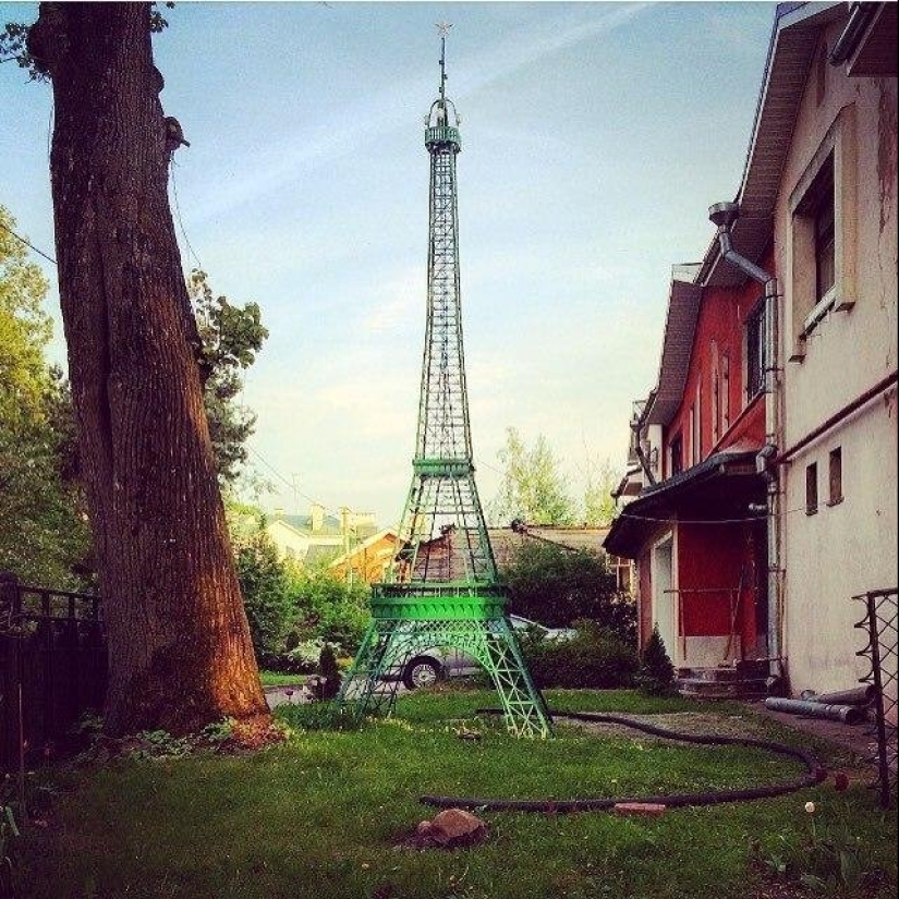 Como madera contrachapada sobre París: 15 Torres Eiffel de las extensiones de la Madre Rusia Como madera contrachapada sobre París: 15 Torres Eiffel de las extensiones de la Madre Rusia