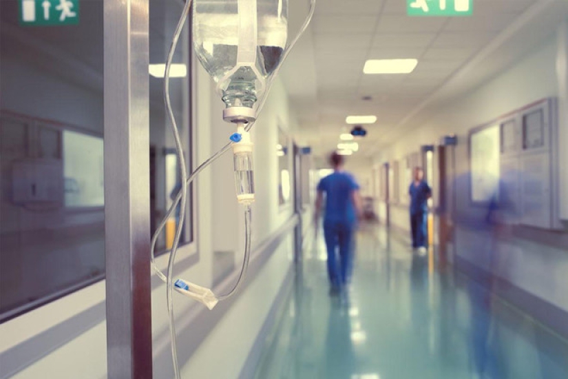 Consejos de Expertos en Etiqueta: 10 Preguntas que las Personas No deben Hacer