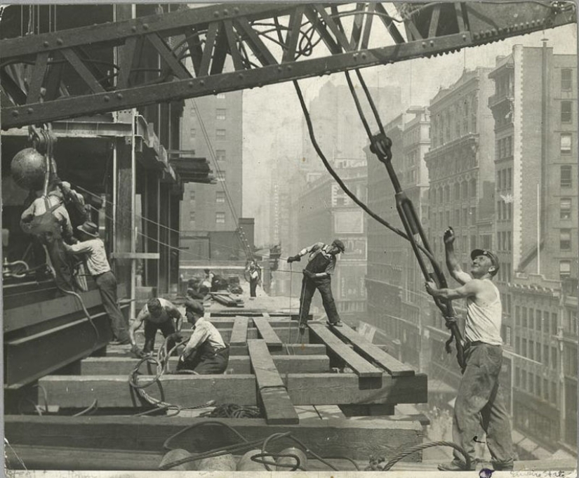 Construction of the Empire State Building Construction of the Empire State Building