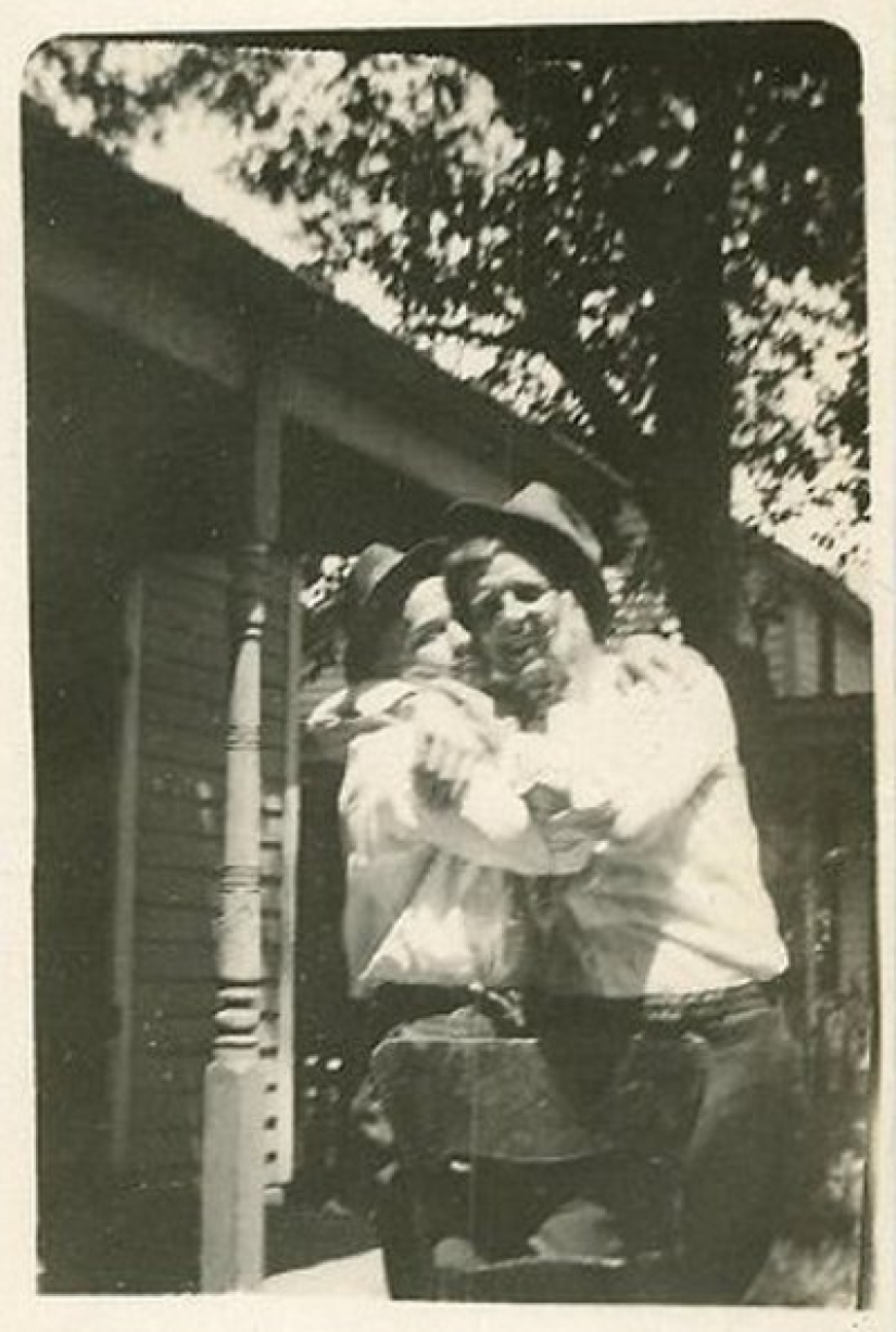 Contactos cercanos y abrazos fuertes en fotos antiguas: ¿por qué era normal antes, pero no ahora? Contactos cercanos y abrazos fuertes en fotos antiguas: ¿por qué era normal antes, pero no ahora?