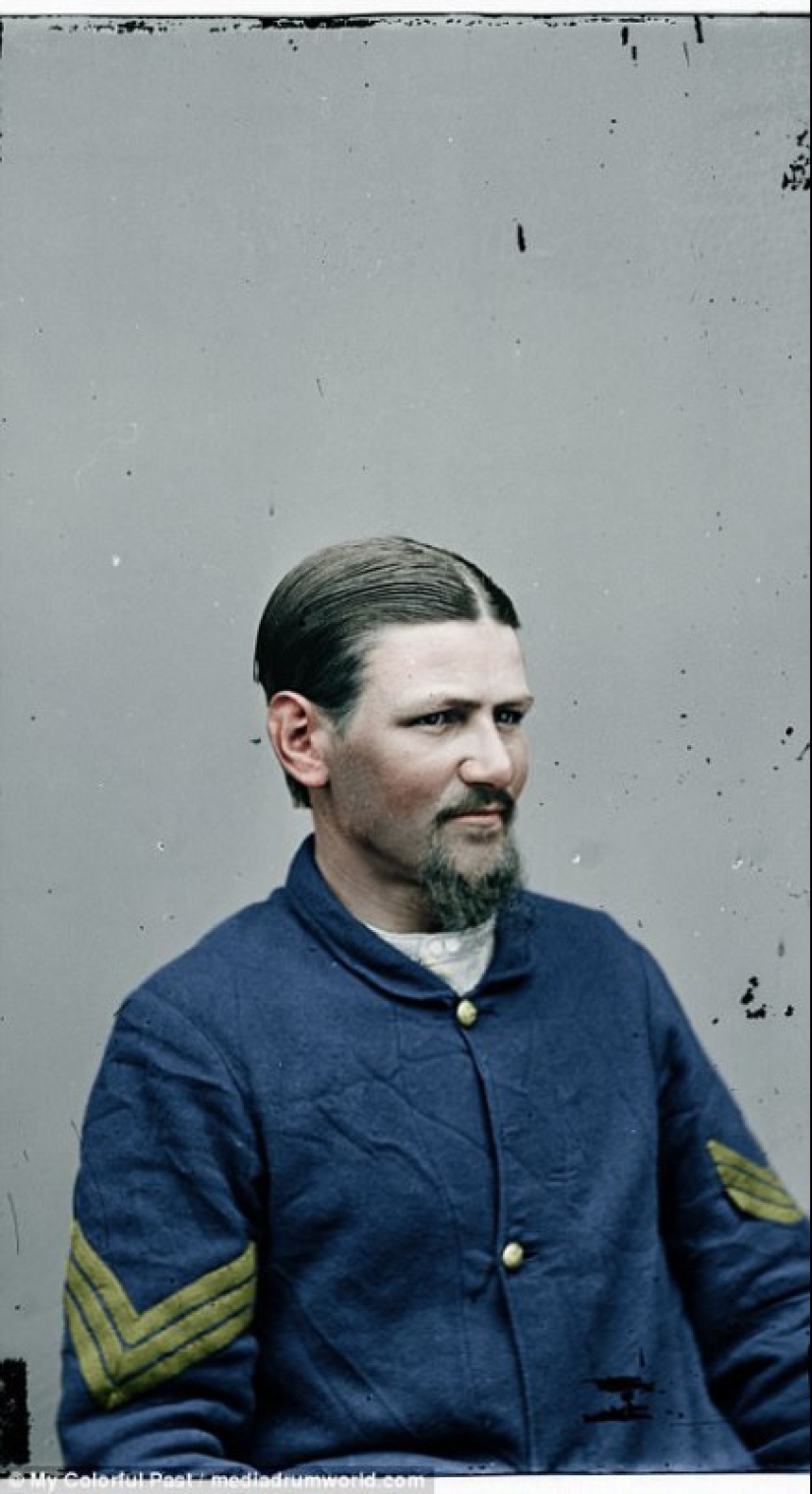 Criminals in a new color: photographer colorizes photos of famous villains Criminals in a new color: photographer colorizes photos of famous villains