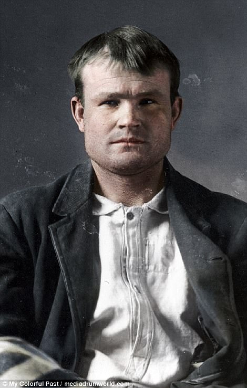 Criminals in a new color: photographer colorizes photos of famous villains Criminals in a new color: photographer colorizes photos of famous villains