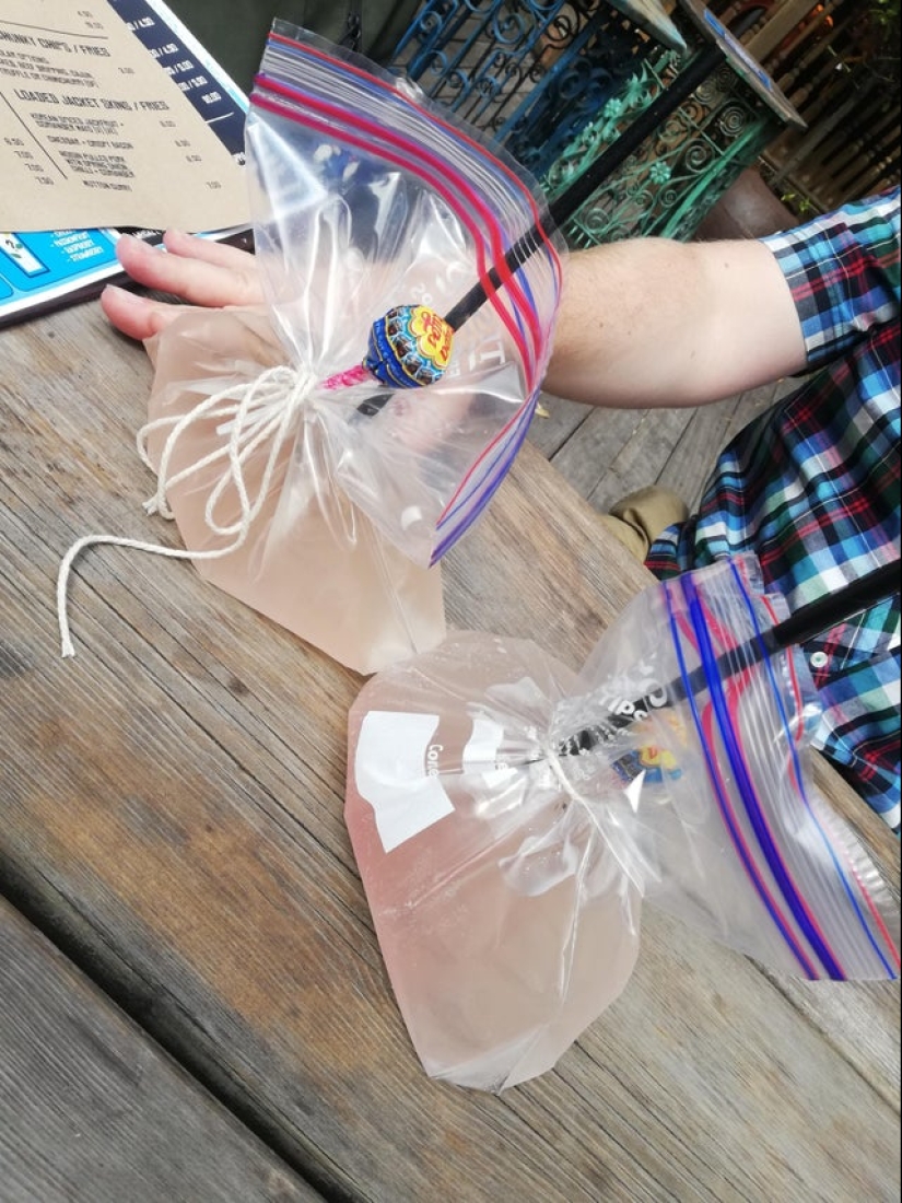 Croutons on a shovel: 22 examples of a very strange serving of dishes Croutons on a shovel: 22 examples of a very strange serving of dishes