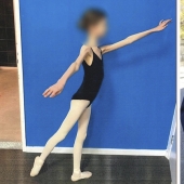 Cuando el amor paraliza: La historia de Kate, una niña a la que le prohibieron crecer